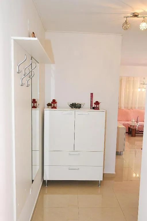 Apartment Apartman Ksenija Palit
