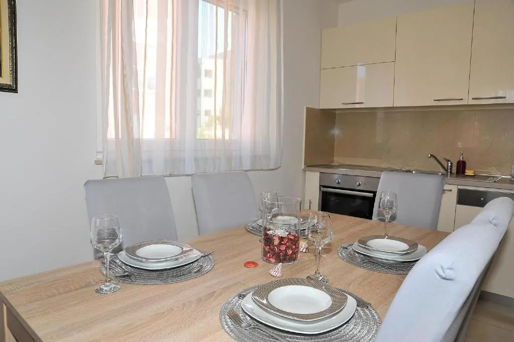 Apartman Ksenija Palit 0*,  Croatia