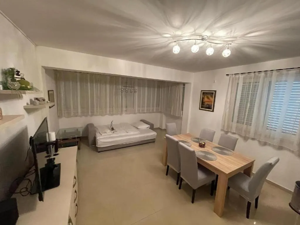 Apartment Apartman Ksenija Palit Croatia